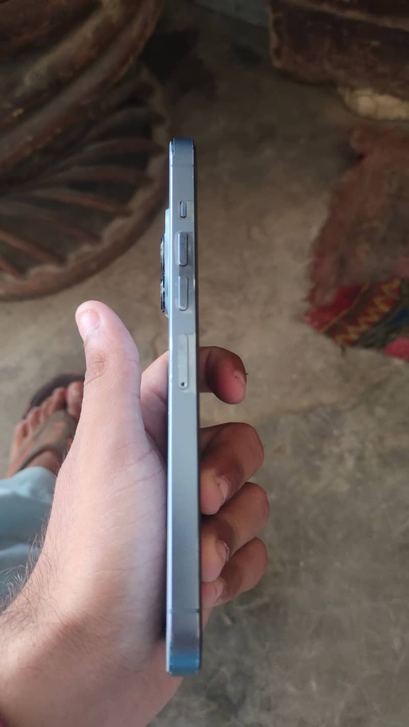 Apple iPhone 13 Pro Max 4