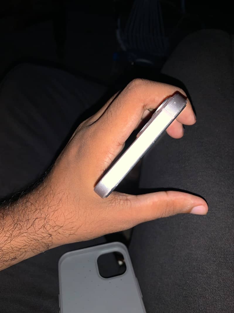 Apple iPhone 13 1