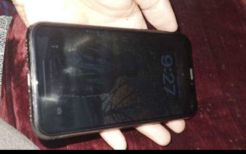 Apple iPhone X 3