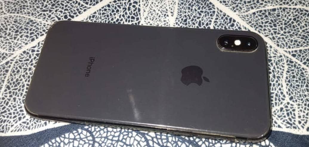 Apple iPhone X 4