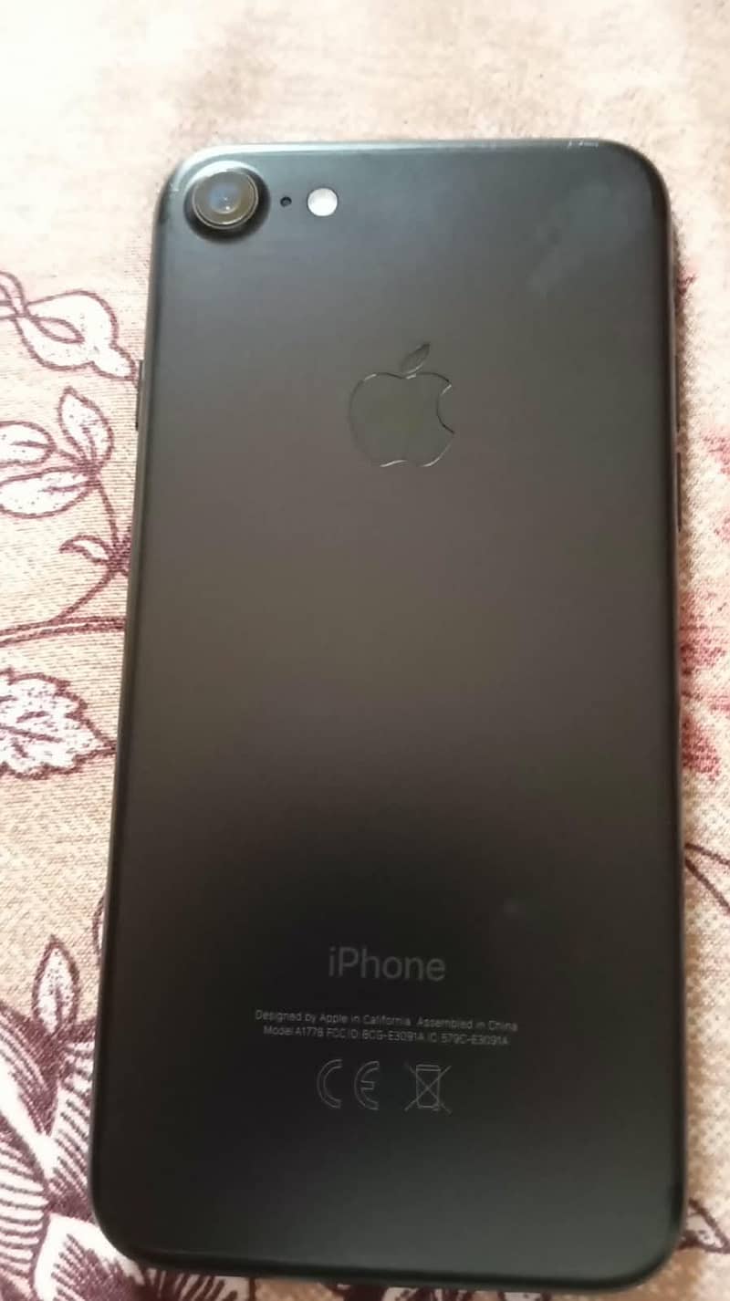 Apple iPhone 7 2