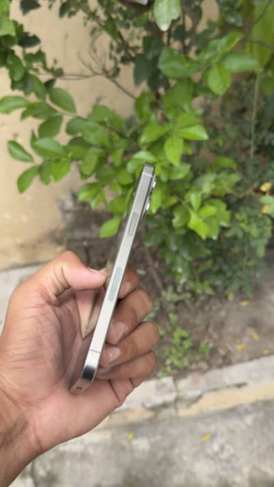 Apple iPhone 15 Pro Max sim locked jv