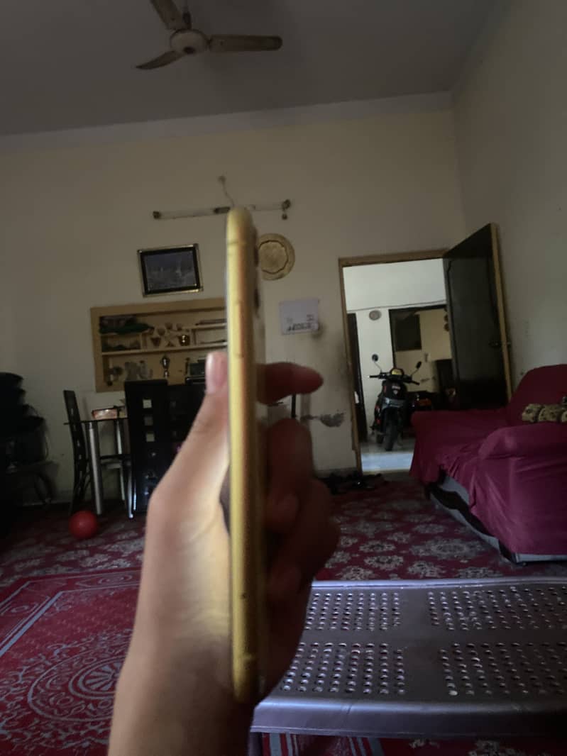 Apple iPhone 11 0