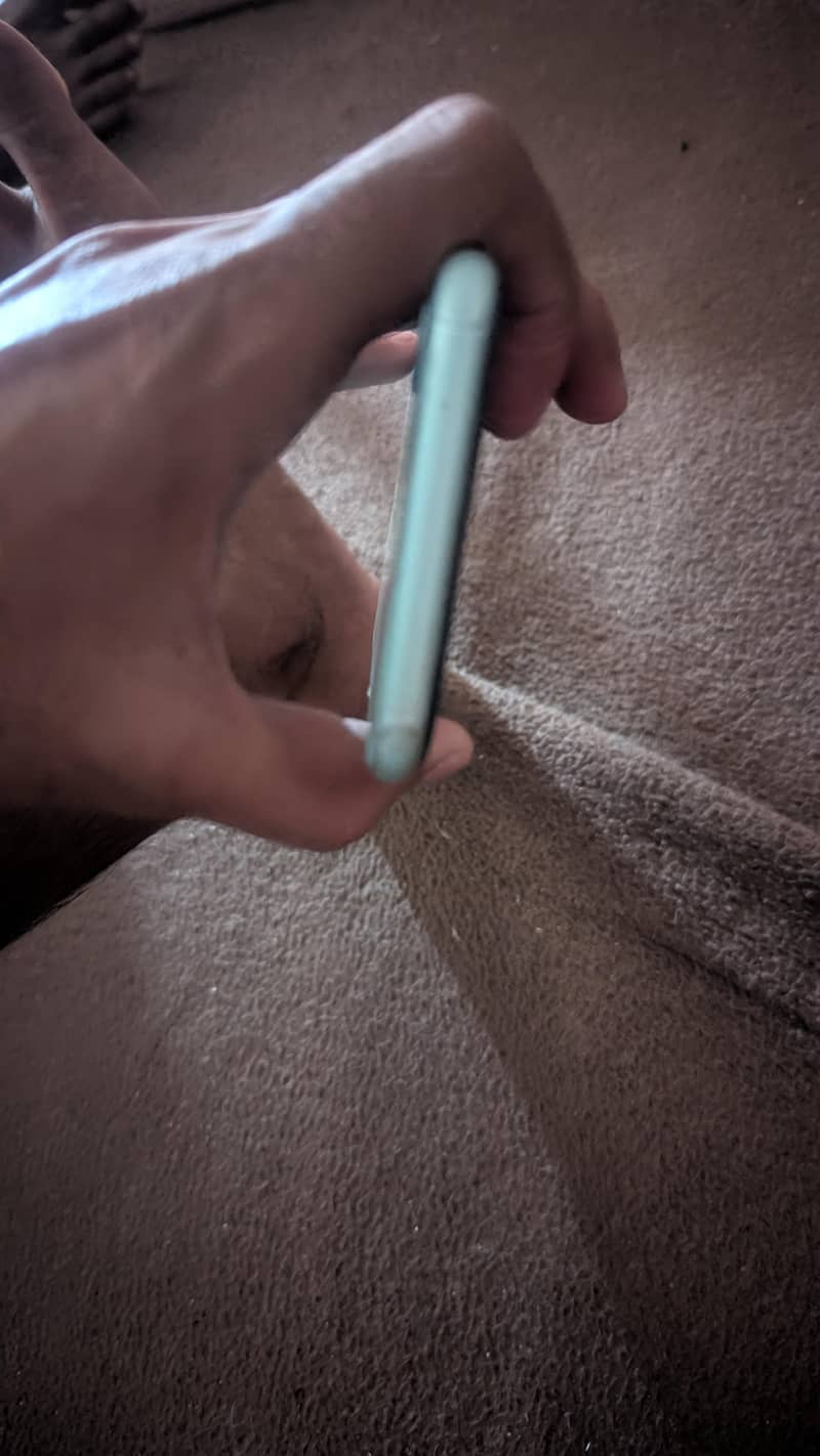 Apple iPhone 11 8