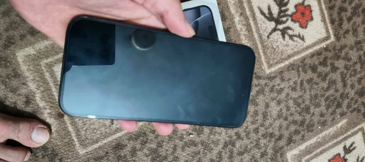 Apple iPhone 16 Pro Max 6
