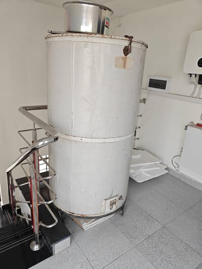 Wheat storage container / parola