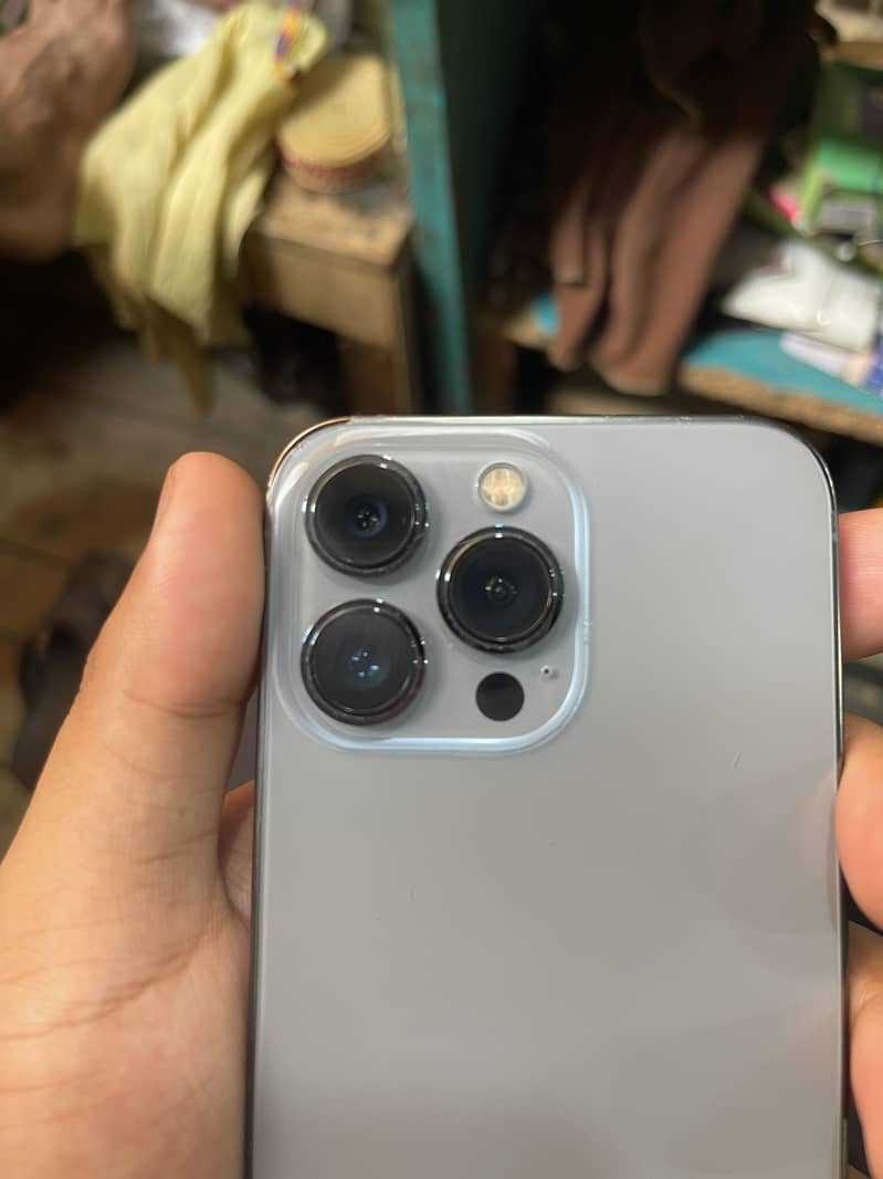 Apple iPhone 13 Pro 1