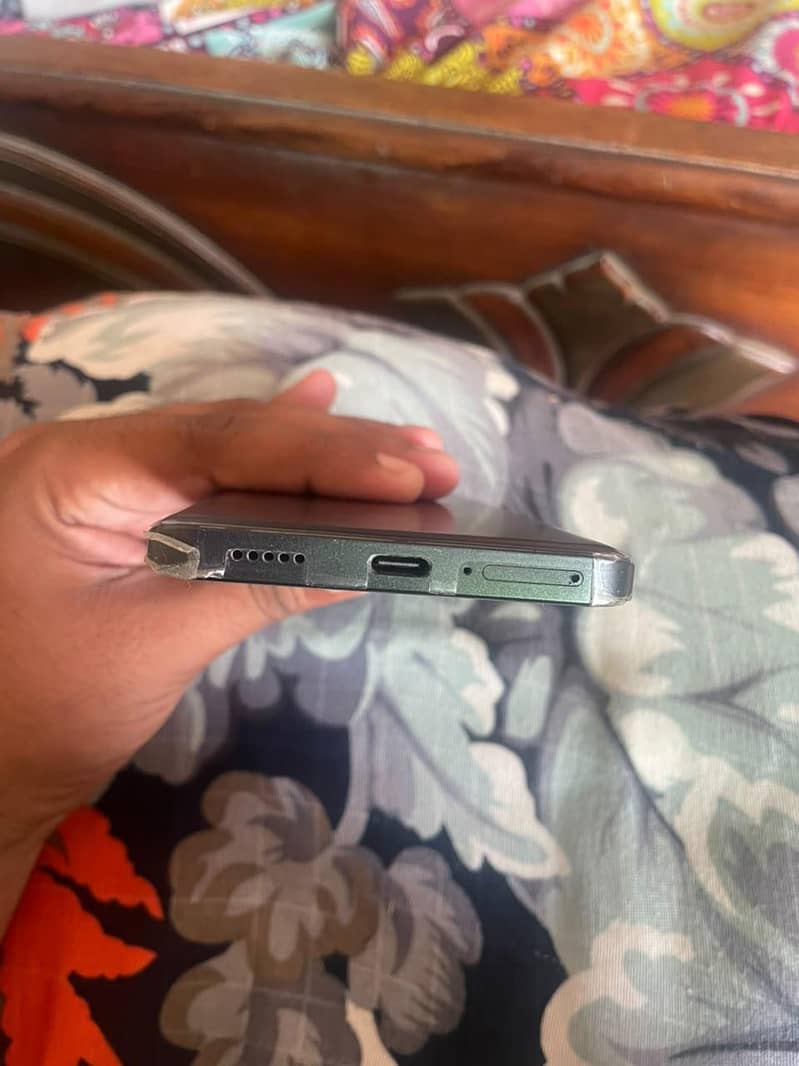 Xiaomi Redmi Note 13 Pro Plus 4