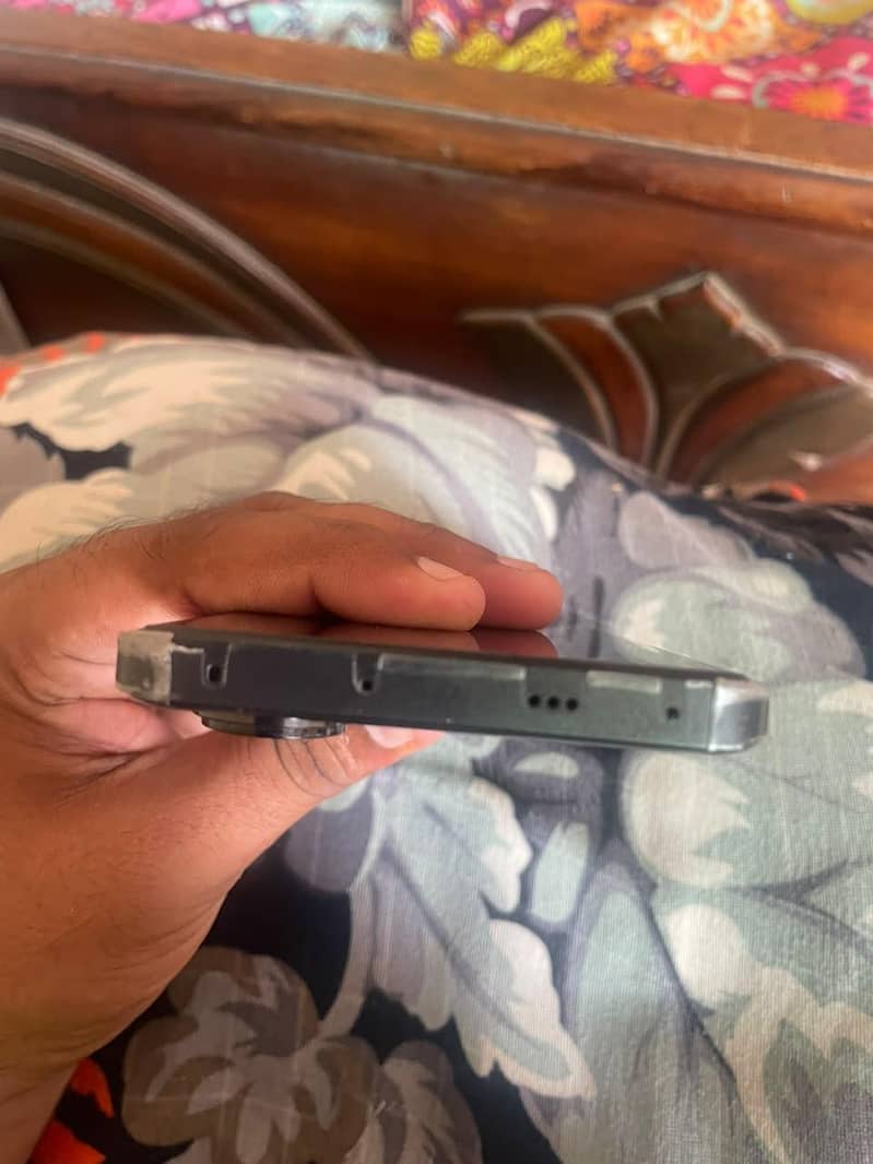 Xiaomi Redmi Note 13 Pro Plus 5