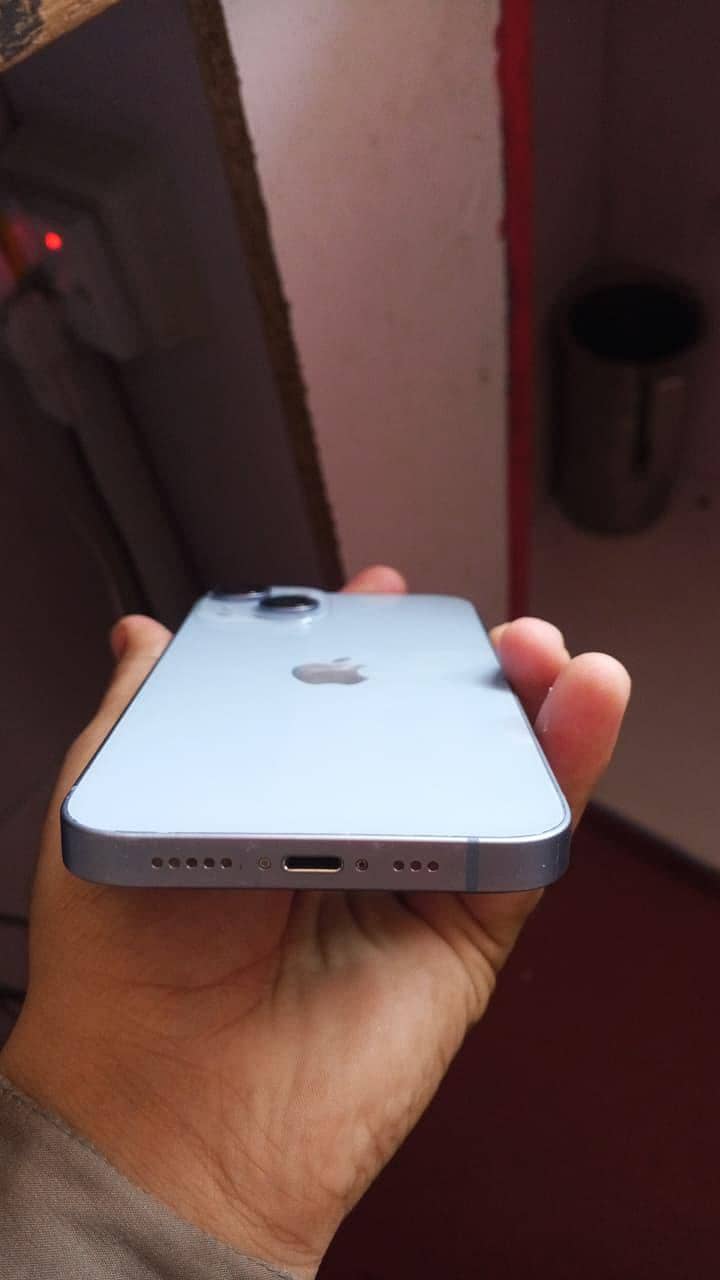 Apple iPhone 14 3