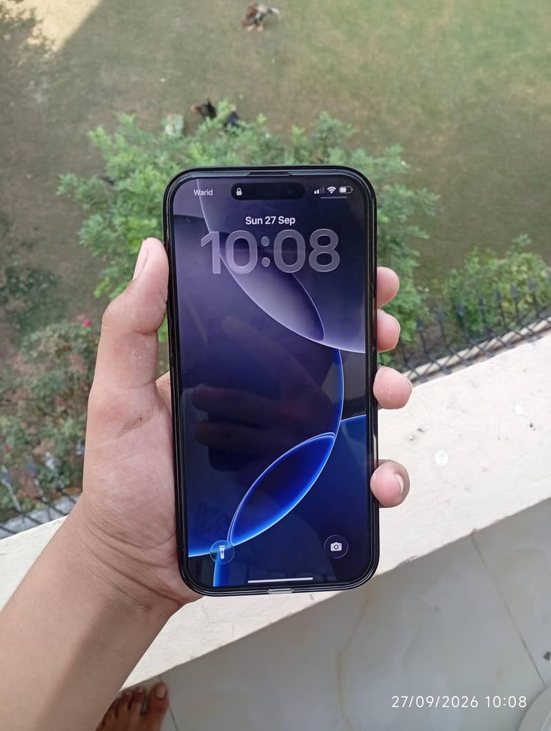 Apple iPhone 16 Pro Max 2