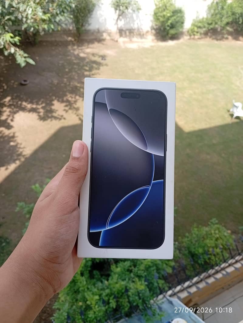 Apple iPhone 16 Pro Max 5