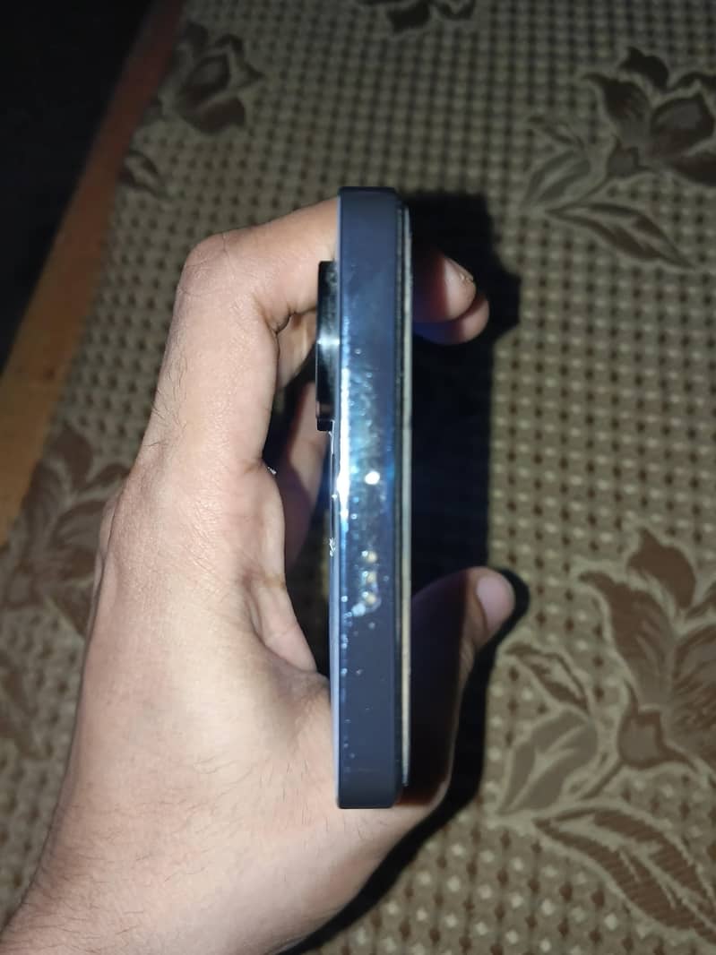 Tecno CAMON 20 with box 3
