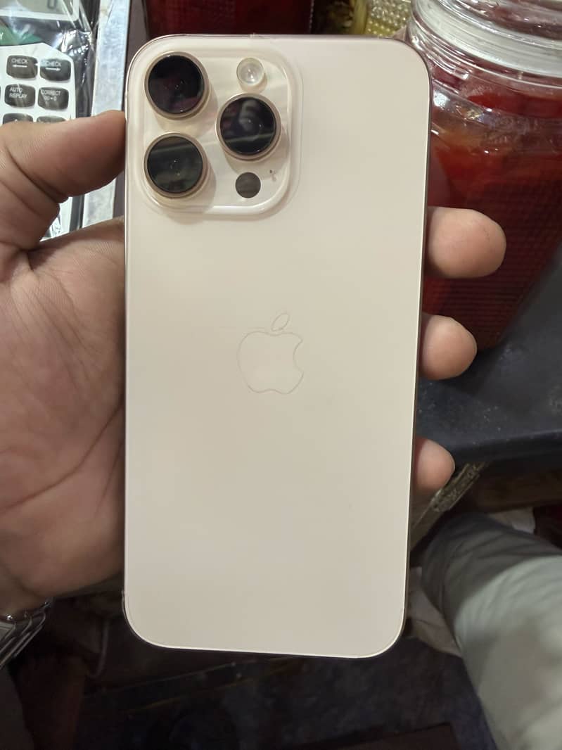 Apple iPhone 16 Pro Max 2