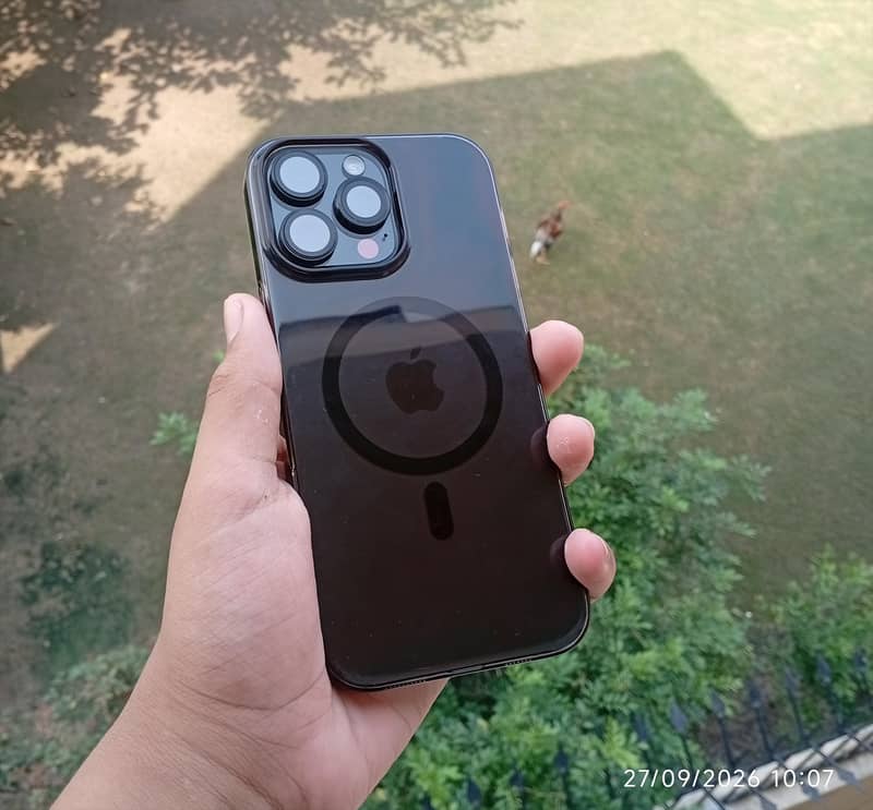 Apple iPhone 16 Pro Max 0