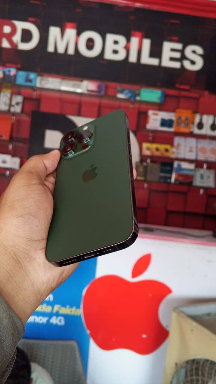 Apple iPhone 13 Pro 2