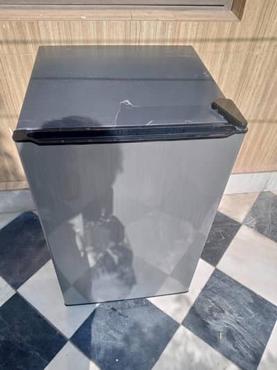 dawalnce frige for sale new condition 03025090192