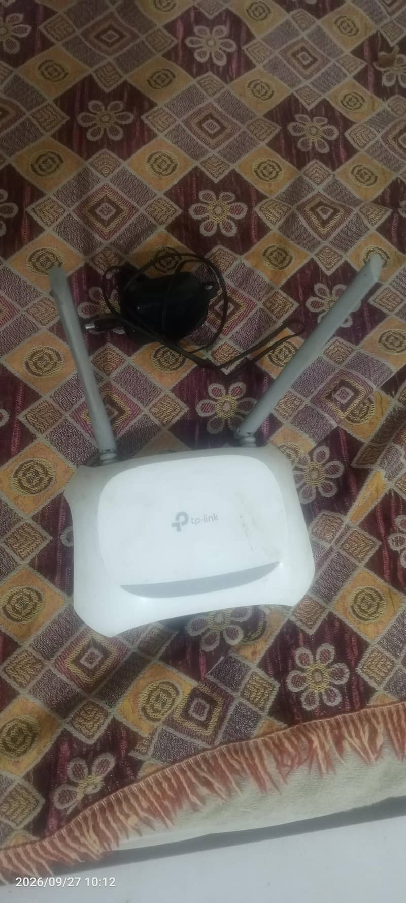TP link internet device with wire 1