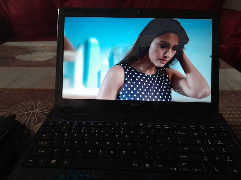 Intel core i3 Processor 8GB RAM/128 HDD 0