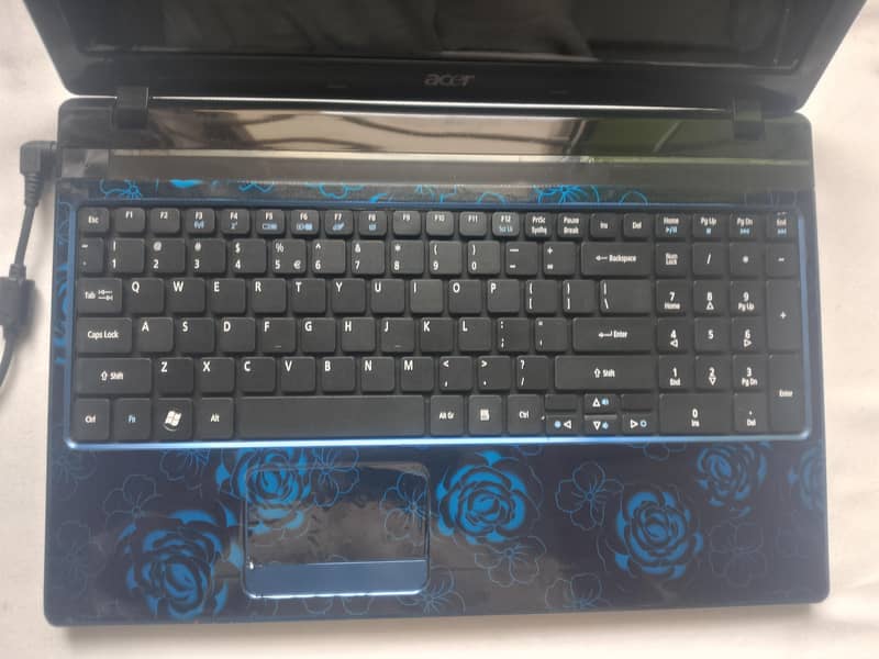Intel core i3 Processor 8GB RAM/128 HDD 5