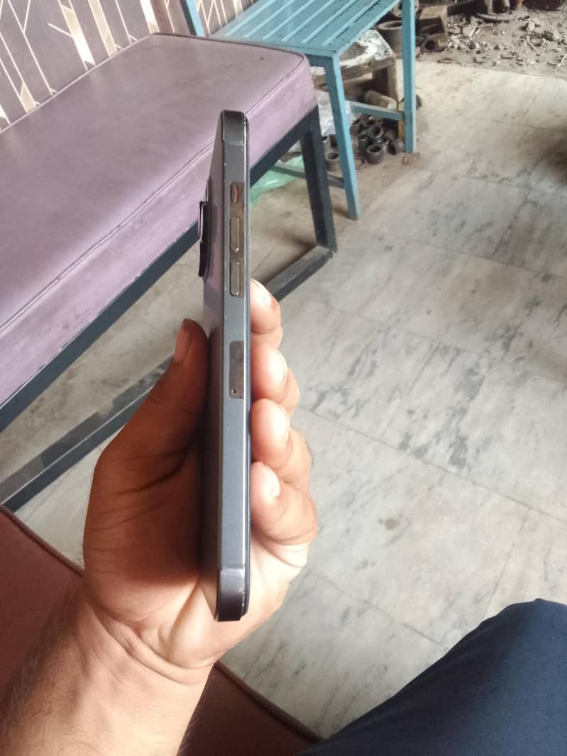 Apple iPhone 12 Pro Max 2