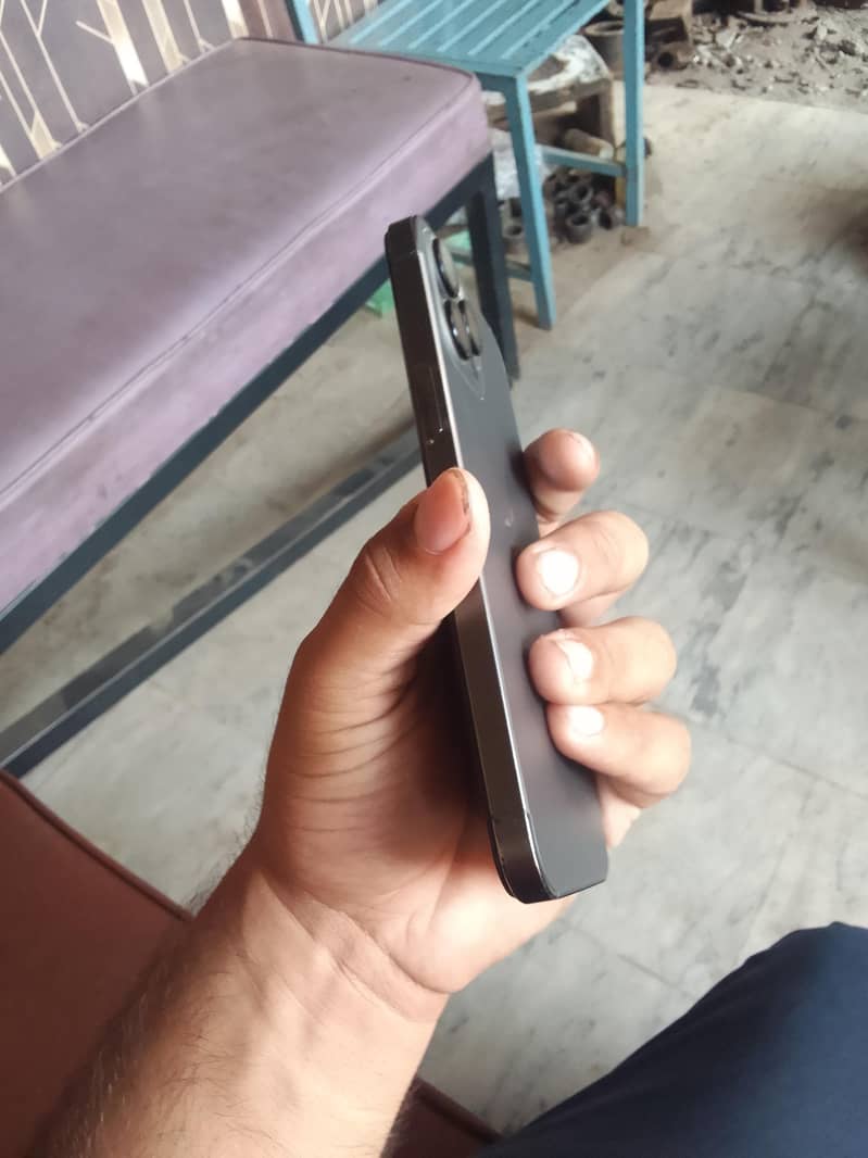 Apple iPhone 12 Pro Max 4
