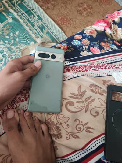 Google Pixel 7 Pro dual approved dot and line
