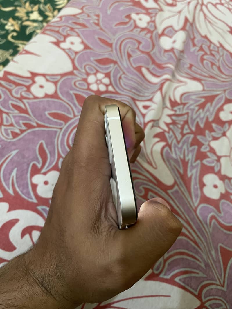 IPhone 12 7