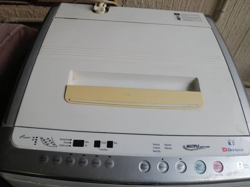 Dawlance automatic washing machine . 1