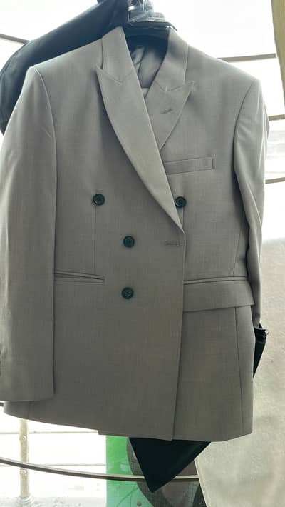Pent coat suite