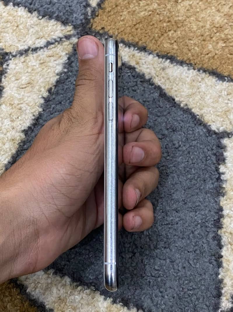 Apple iPhone X 5