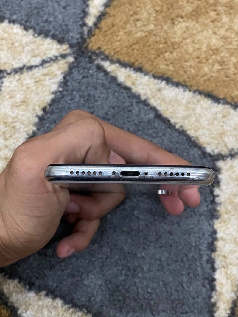 Apple iPhone X 6