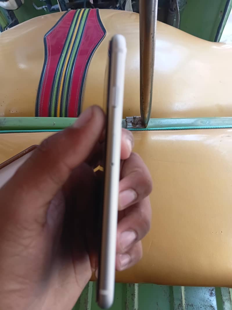iPhone SE second generation 3