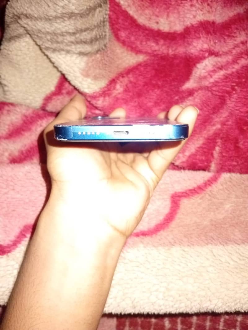 Apple iPhone 12 5