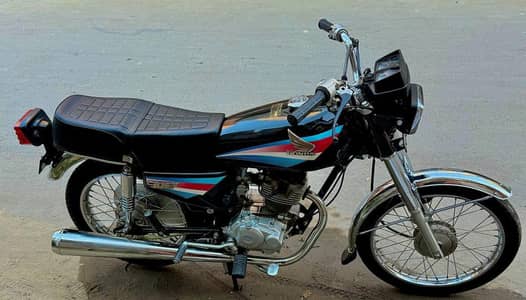Honda 125 CG bike 0.34. 97.54. 01.48 all document clear 2004 model