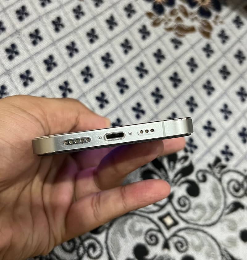 iPhone 12 Pro 1