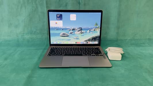 Apple Macbook M1 Air 2020, 256GB SSD, 8GB Ram, 13 inches Display