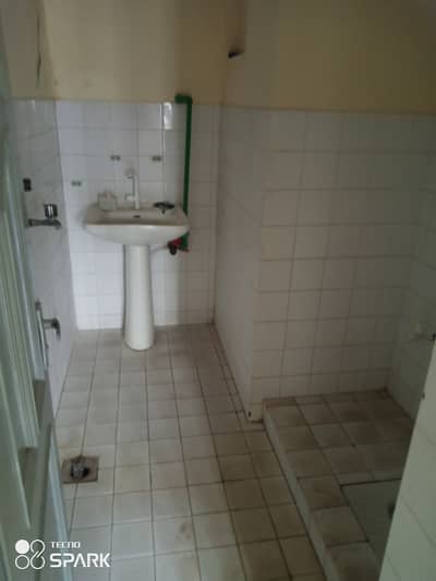 03211777676upper portion for rent