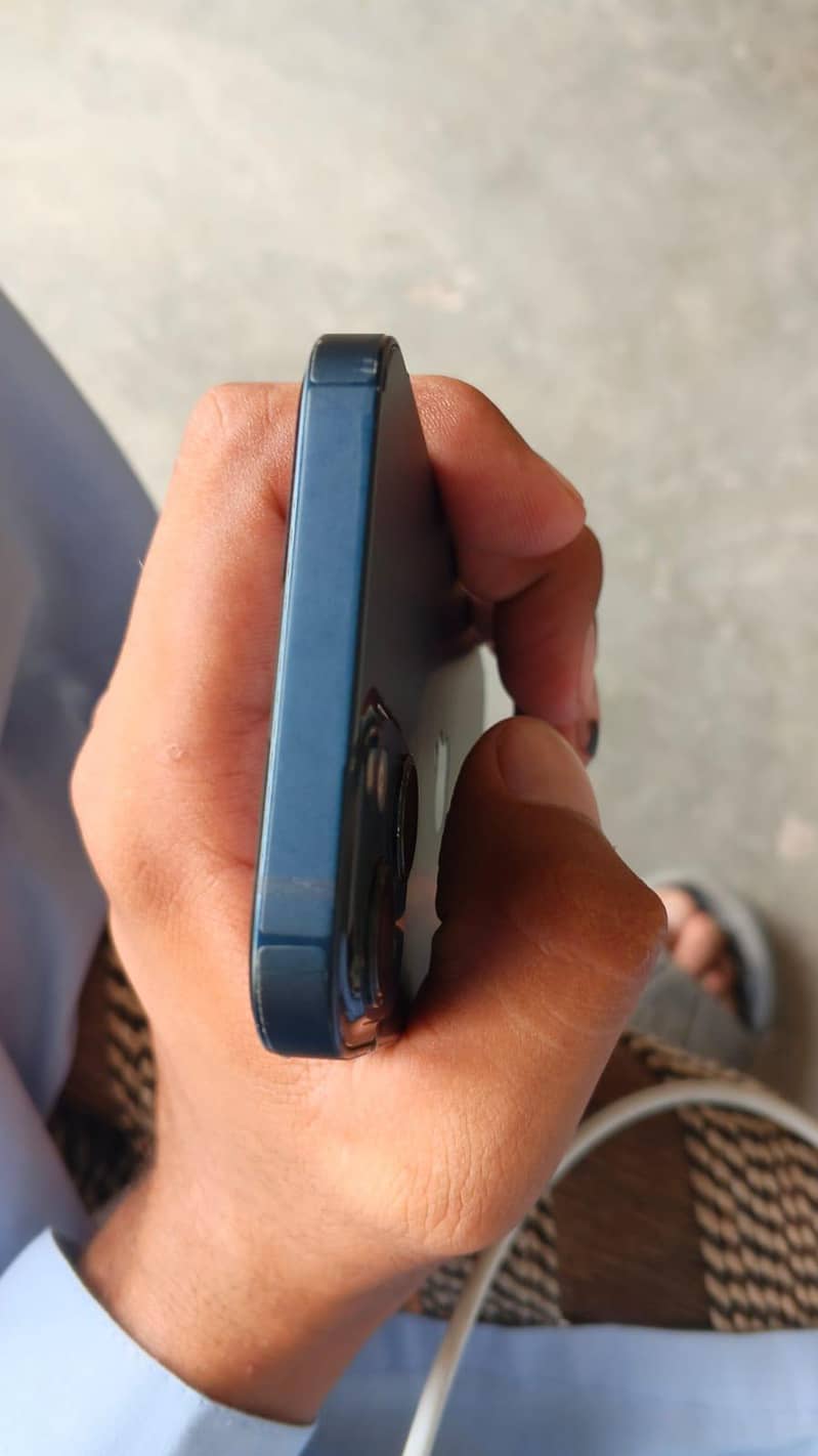 Apple iPhone 13 3