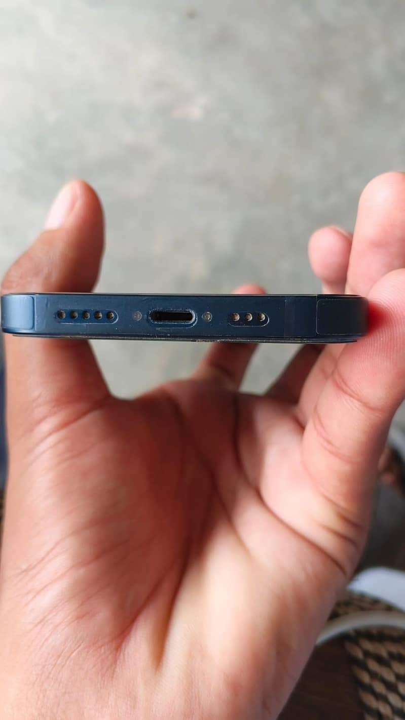 Apple iPhone 13 4