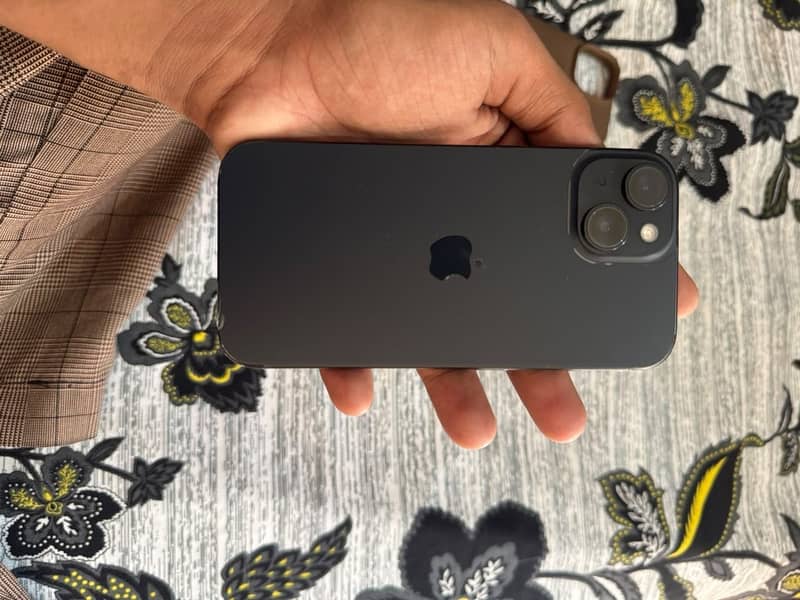 Apple iPhone 15 9