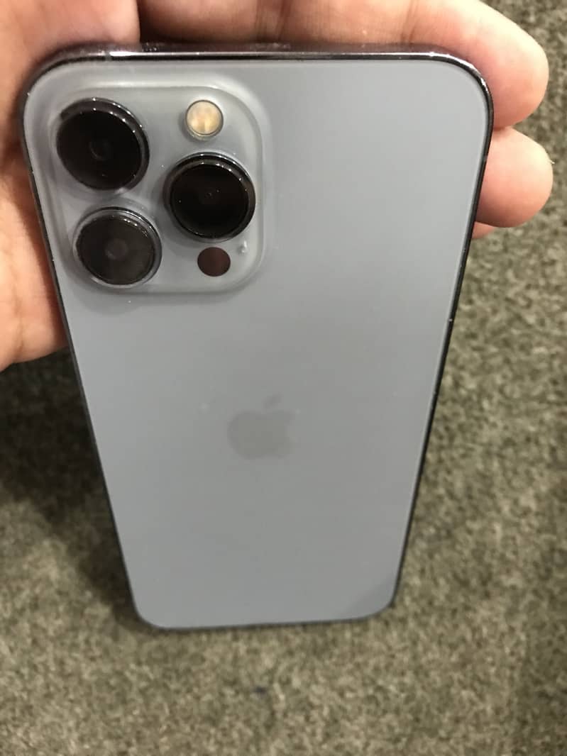 Apple iPhone 13 Pro Max 3