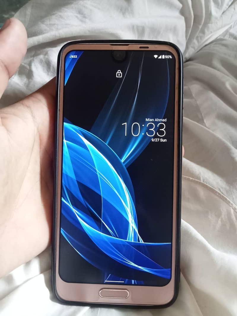 Sharp Aquos R2 0