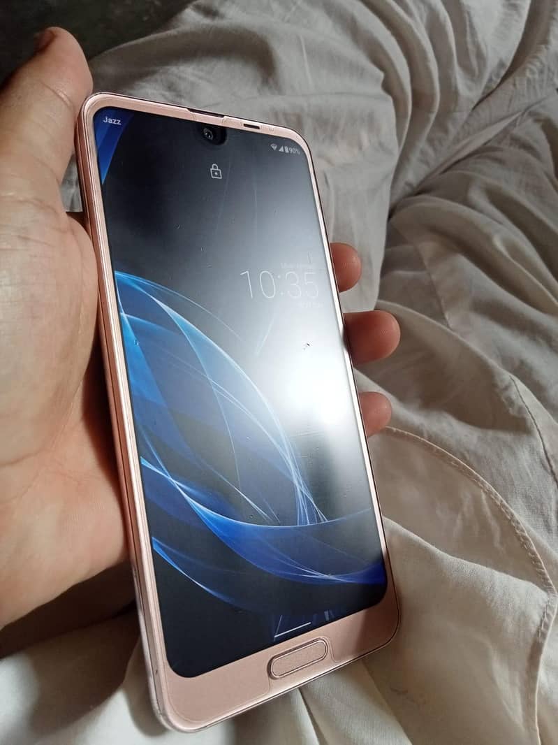 Sharp Aquos R2 1