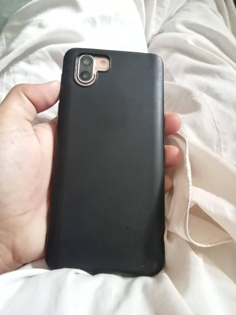 Sharp Aquos R2 2