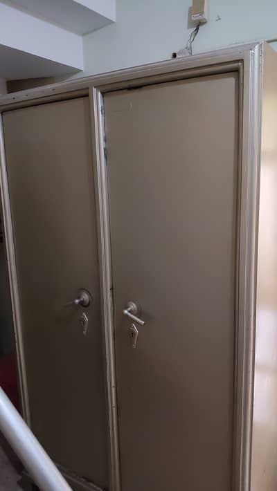 Steel safe almari, heavy weight