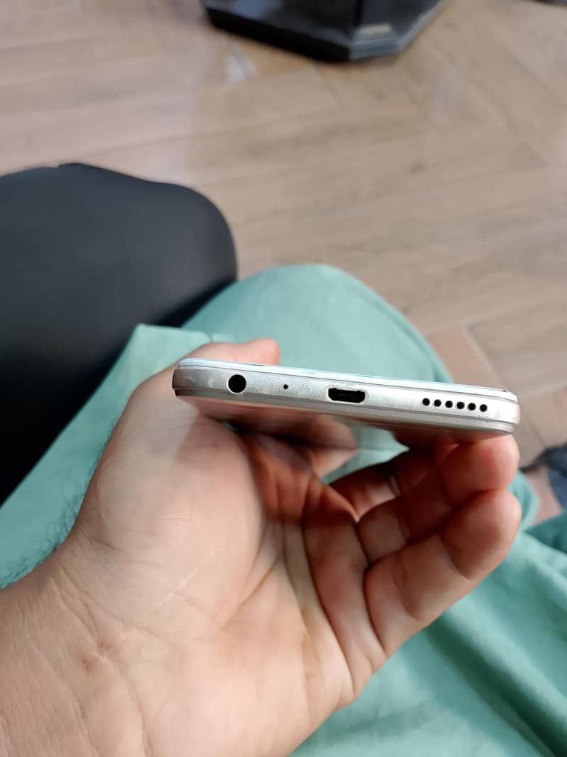 OPPO A57 1