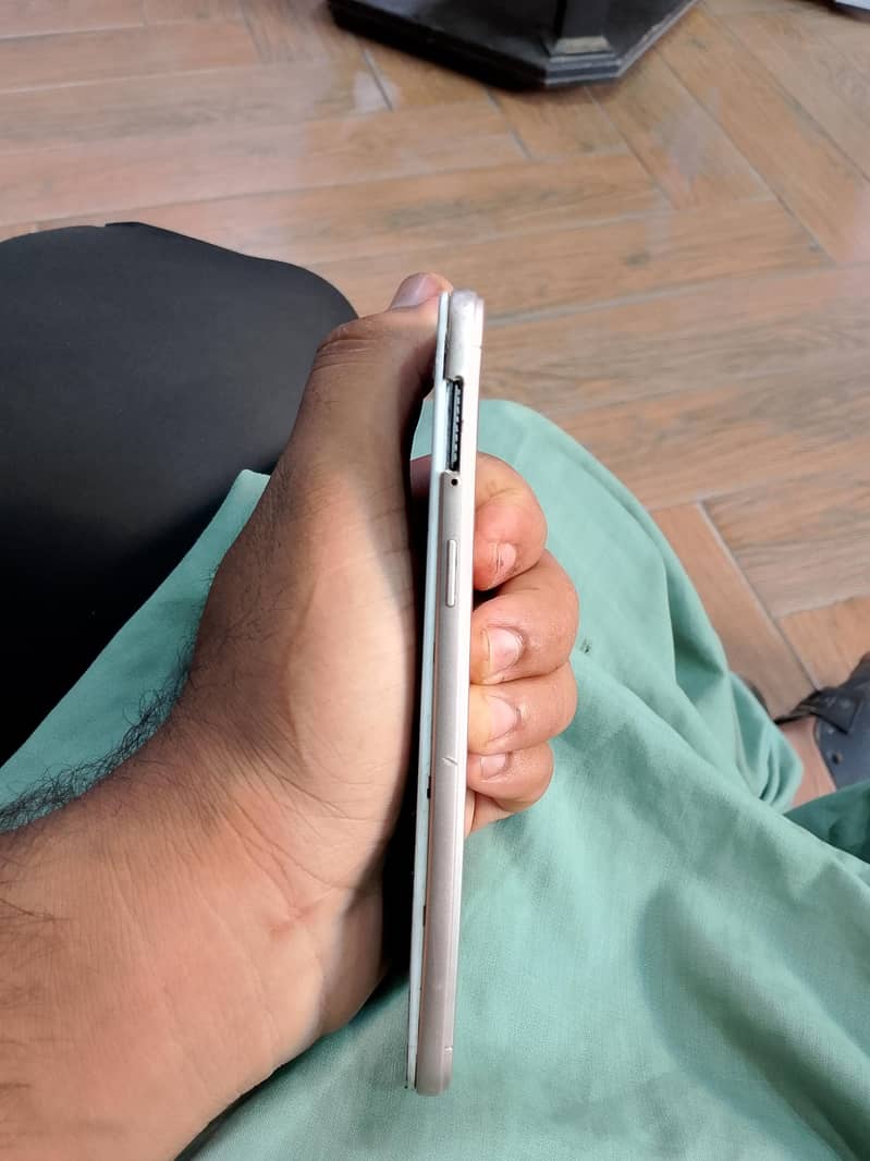OPPO A57 4