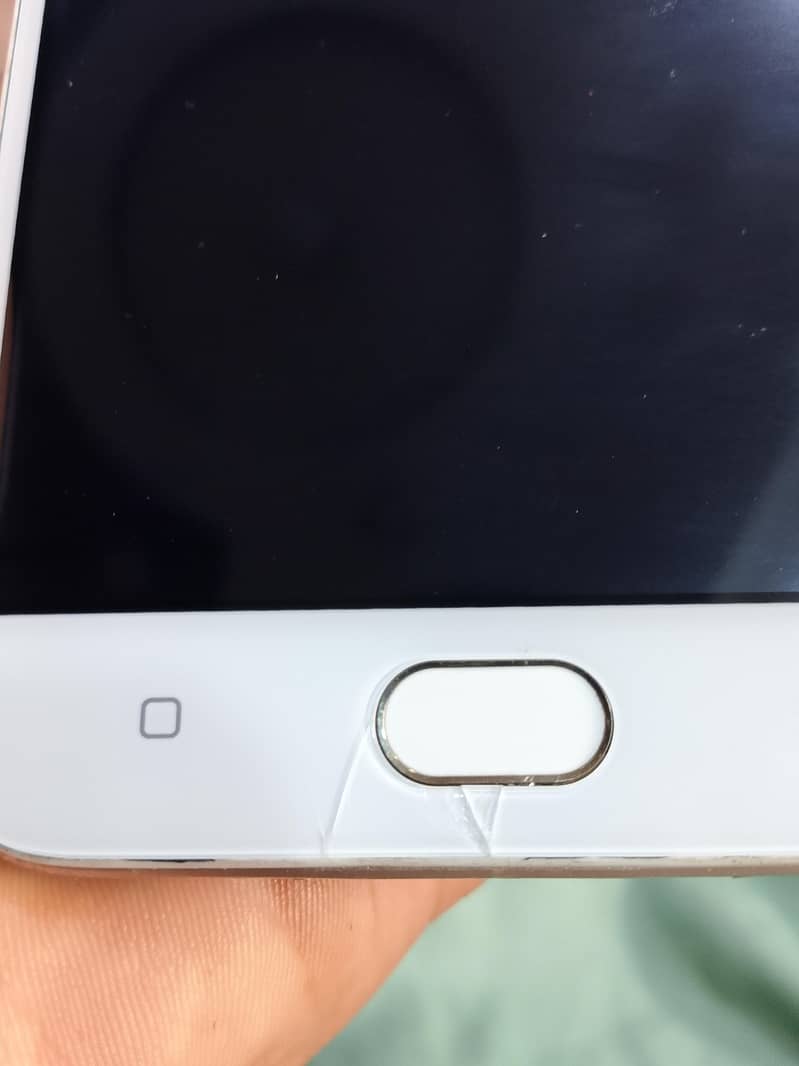 OPPO A57 5