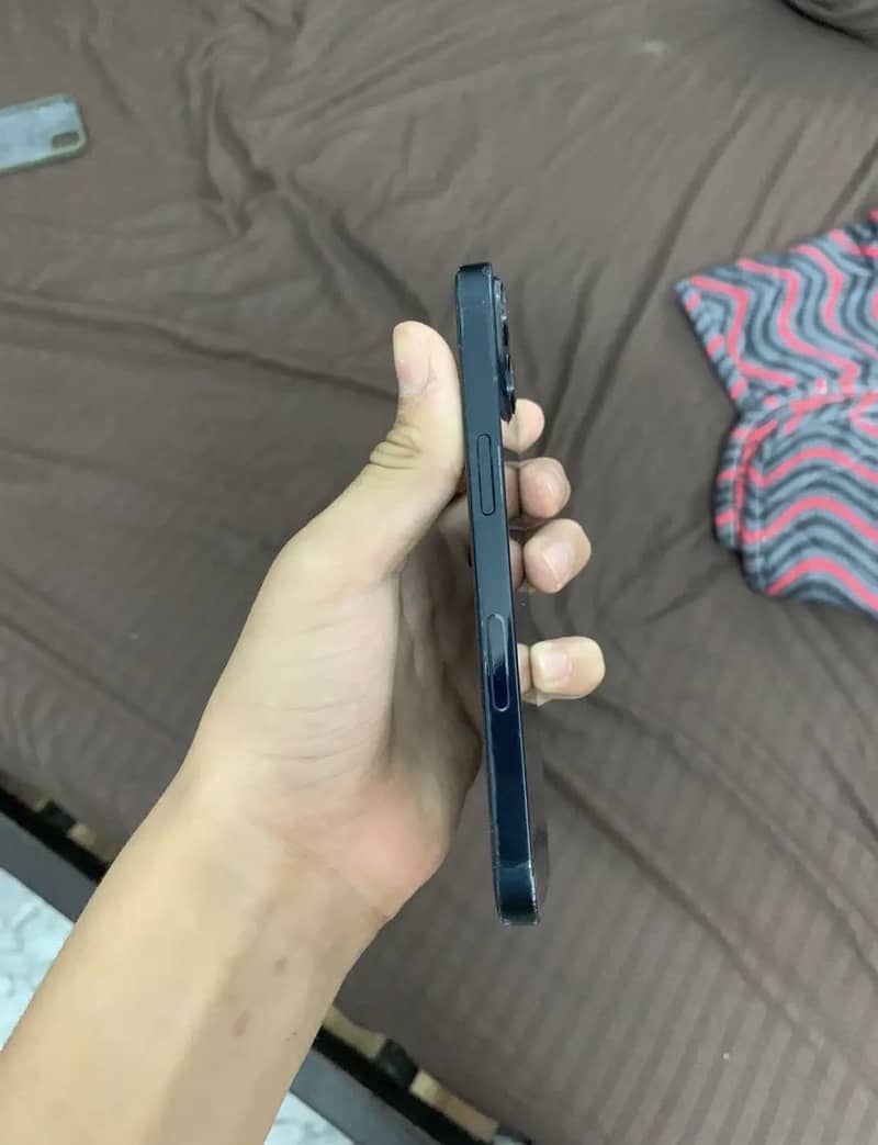 Apple iPhone 13 3